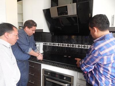 CNEL instala circuito expreso para cocinas de inducción en Santo Domingo
