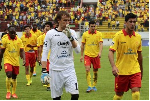 River Plate y Aucas empataron 2-2 en Guayaquil