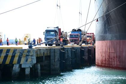 Adjudican obras del puerto de aguas profundas de Manta
