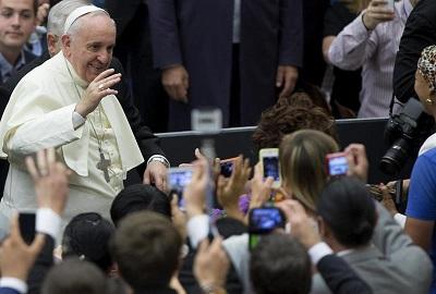 El papa Francisco habló con la familia del periodista decapitado