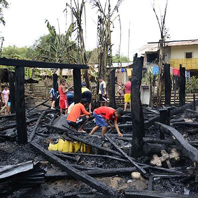 Una vivienda se incendia en Portoviejo