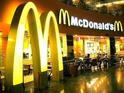 McDonald's anuncia que les cerraron 12 establecimientos en Rusia