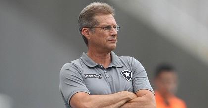 El Santos de Brasil despide al entrenador Oswaldo de Oliveira