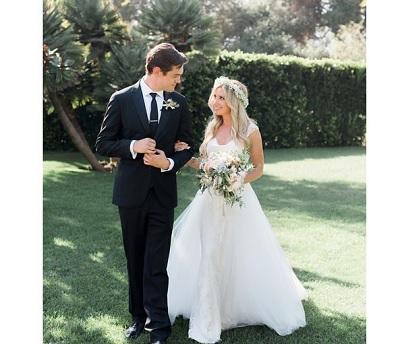 Ashley Tisdale se casó con el músico Christopher French
