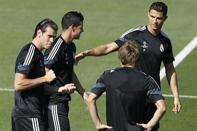 Cristiano Ronaldo saca a James Rodríguez de su equipo (Video)