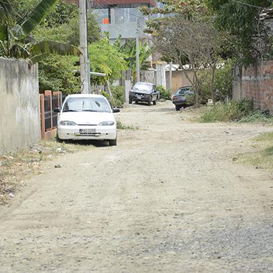 Habitantes de calle Elías Cedeño reclaman obra