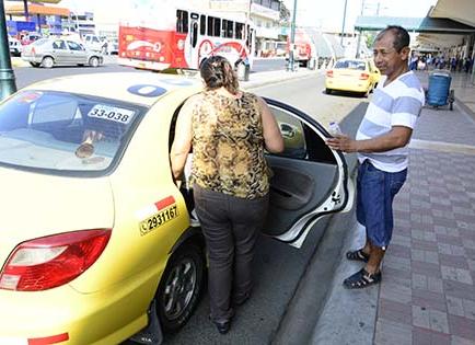 Piden “frenar” el taxismo ilegal