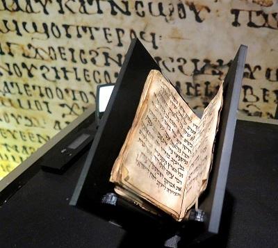 Un pequeño libro de 1.200 años crea expectativa