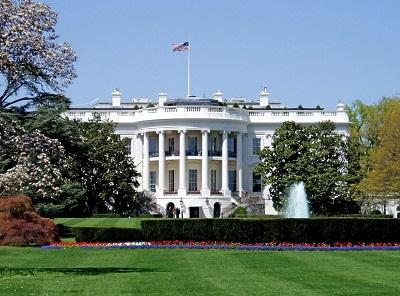 Evacúan la Casa Blanca por un intruso que saltó la verja