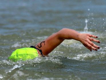 Fallece competidora de triatlón de Cozumel por infarto en prueba de natación
