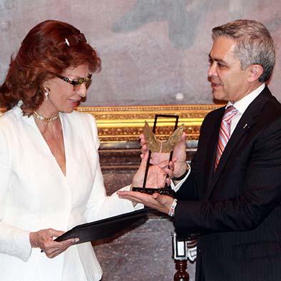 Sophia Loren reconocida por su trayectoria y obra