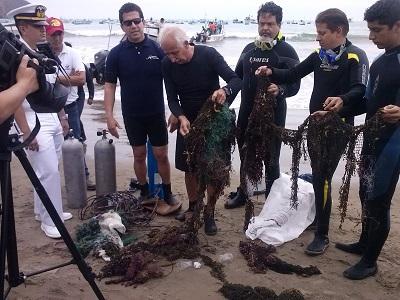 Eliminaron 4 toneladas de basura de las playas manabitas