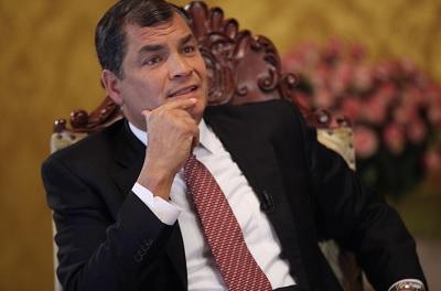 Correa no descarta llamar a una consulta popular sobre la reelección
