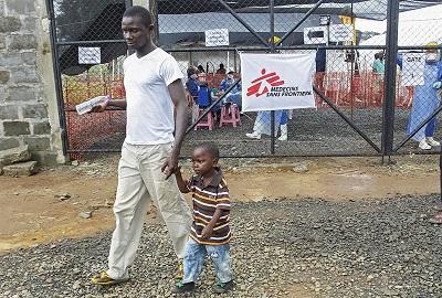 El ébola deja al menos a 3.700 niños huérfanos en África Occidental