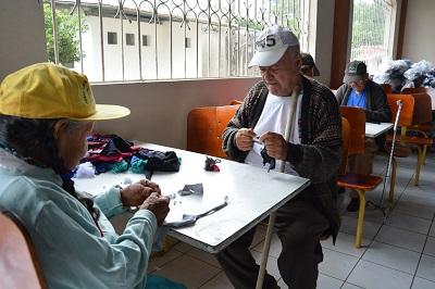 Adultos mayores de casa hogar Santa Ana y San Joaquín celebran hoy su día entre alegría y olvido
