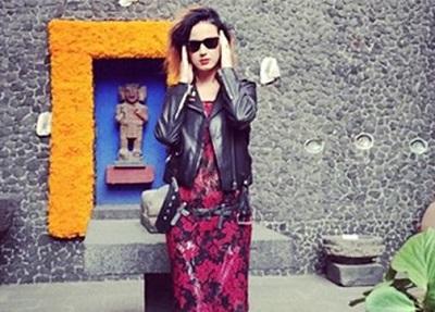 Katy Perry pasea por barrio mexicano antes de ofrecer concierto