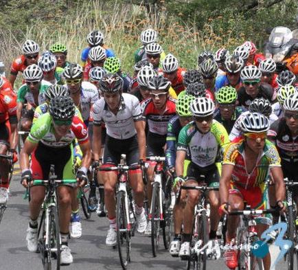 El ecuatoriano Juan Pozo gana XXXIV Vuelta Ciclista al Ecuador