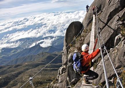 Un grupo de 24 invidentes escalarán el monte Kinabalu en Malasia