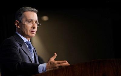 Gobierno colombiano reitera invitación a Uribe para debatir proceso de paz