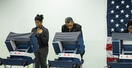 “No toques a mi novia”: la broma de un votante al presidente obama