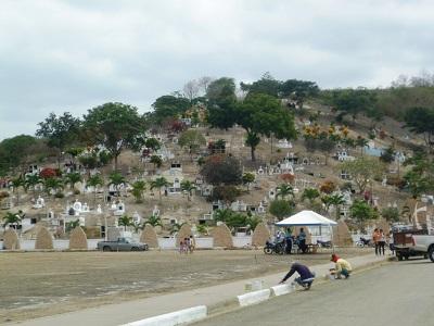 Municipio de Jama inivierte 113 mil dólares para mejorar cementerio general