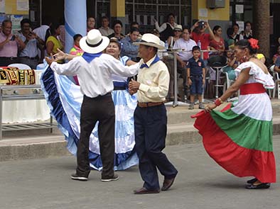 Comida Y Bailes Tipicos En Pajan El Diario Ecuador
