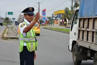 Instituciones coordinan esfuerzos para concienciar a los conductores de Santo Domingo