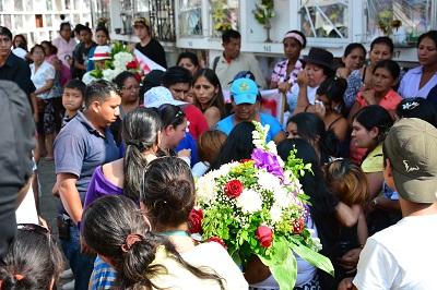 Sepultan a mujer asesinada presuntamente por su exesposo en Santo Domingo