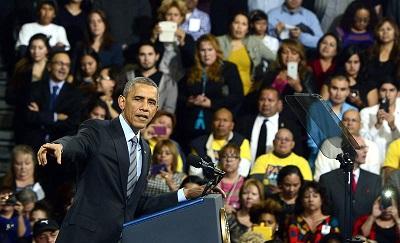 Obama, apoyado por latinos, dice que luchará por una reforma migratoria