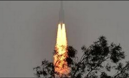 La India prueba su mayor cohete espacial con un módulo para astronautas