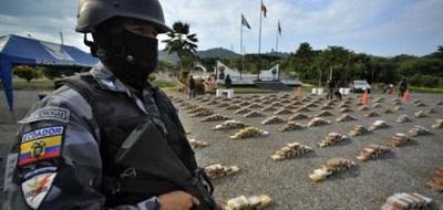 Policía halla en Ecuador avioneta con 280 paquetes de coca que iban a México