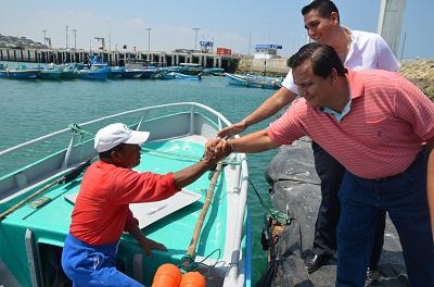 Sector pesquero de Jaramijó se beneficia con despacho de combustible