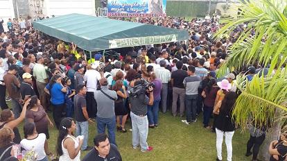 Miles de fanáticos despiden a Sharon en el camposanto Parque de la Paz
