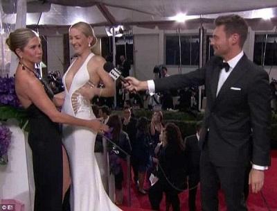 Jennifer Aniston no resistió y tocó el trasero a Kate Hudson