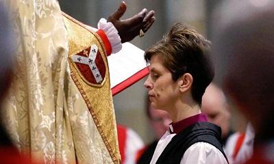 La Iglesia de Inglaterra consagra a la primera obispa de su historia