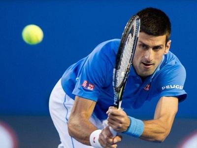 Djokovic pasa a semifinal del Abierto de Australia al ganar a Raonic