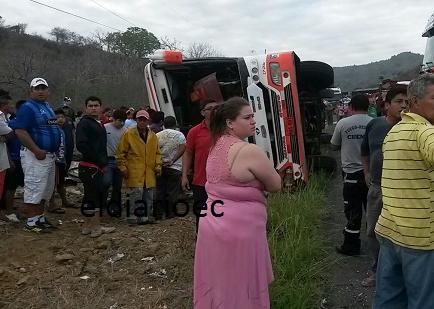 Trece heridos en un accidente en la vía Montecristi-Jipijapa