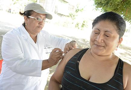 Vacunación para la influenza llegó a los habitantes de San Alejo