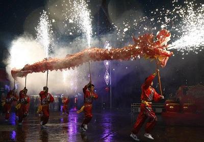 La danza del león, protagonista del Año Nuevo en el sur de China
