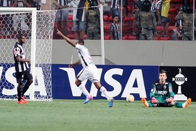 El ecuatoriano Christian Suárez le dio la victoria al Atlas ante Atlético Mineiro