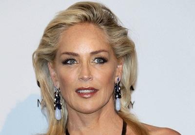 Demandan a Sharon Stone por no cumplir con campaña anti-Chevron en Ecuador