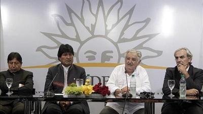 Evo Morales acuerda con Mujica facilitar a Bolivia una salida al Atlántico