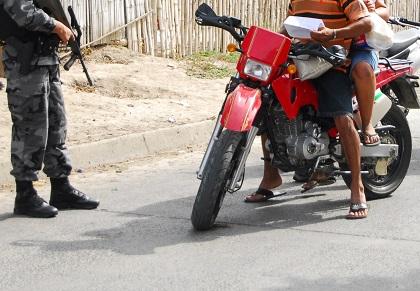 Policía realizó 23 operativos en barrios de Manta