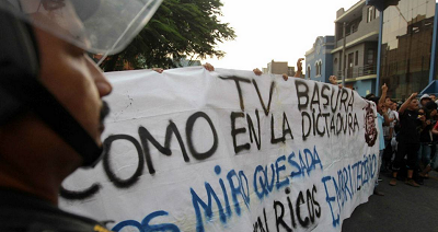 Peruanos marchan para pedir respeto de horario infantil en televisión