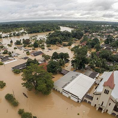 Miles de afectados por inundaciones