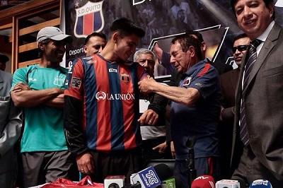 Saritama fue presentado como nuevo jugador del Deportivo Quito