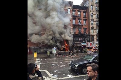 Decenas de heridos al derrumbarse edificio de Nueva York tras explosión
