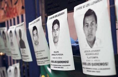 Padres de jóvenes desaparecidos en México piden ayuda a narco para hallarlos
