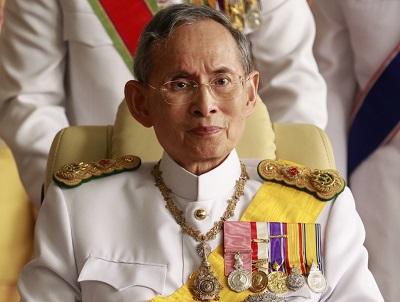 Condenado a 25 años de cárcel por insultar al rey de Tailandia