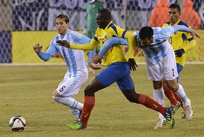 Argentina venció 2 - 1 a Ecuador